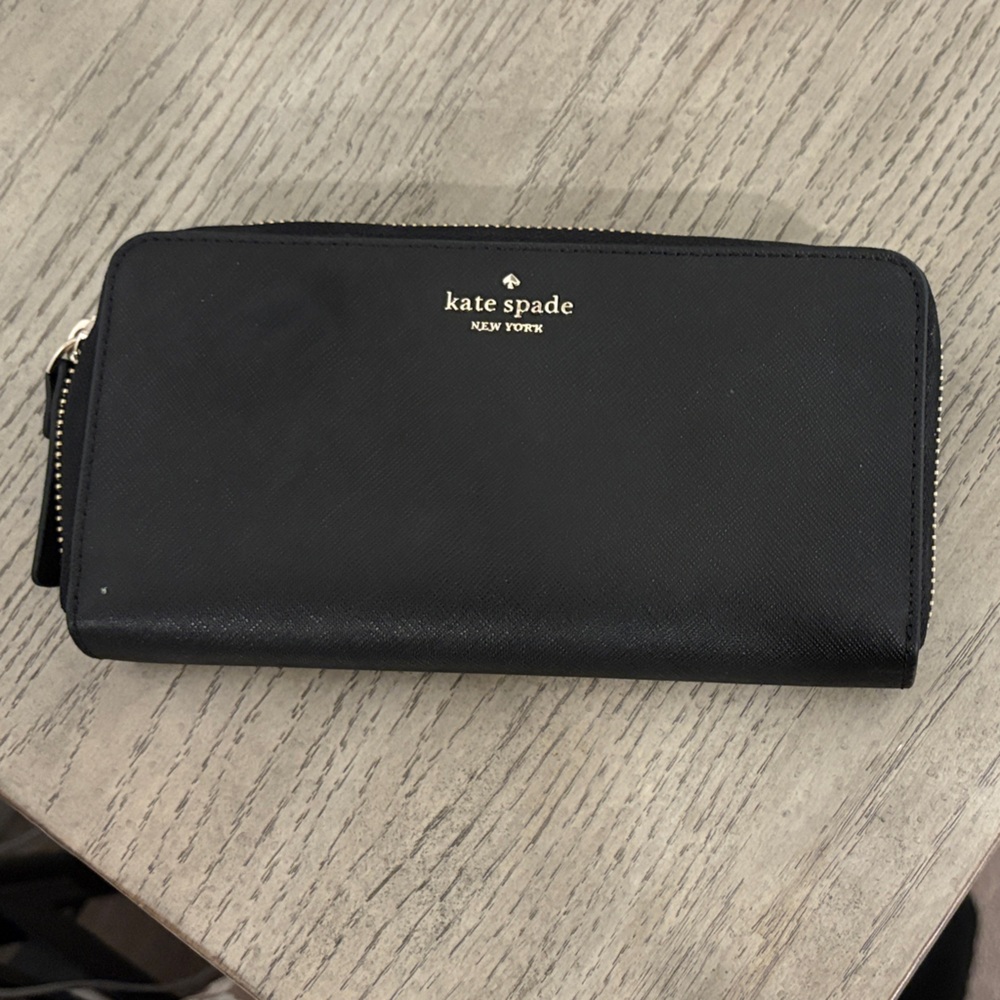 Kate Spade Black Zip-Around womens Wallet